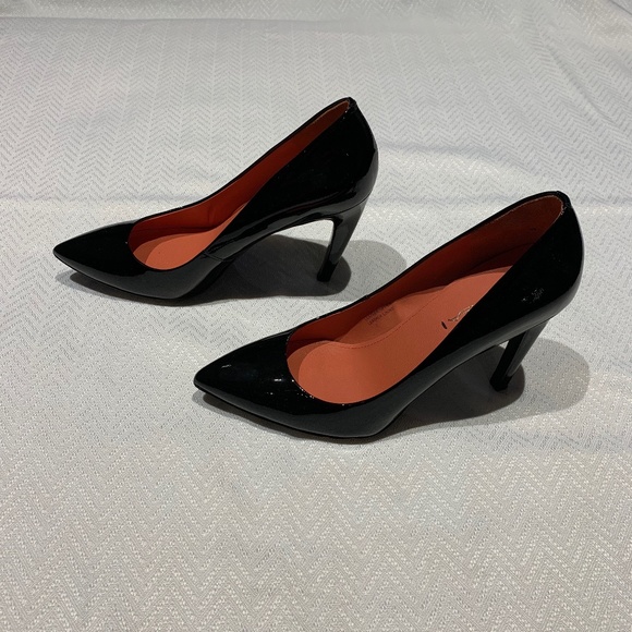 Elegant Black Women's Heels - Picture 1 of 6
